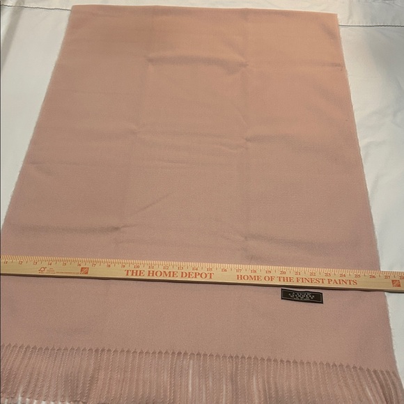 Sund Cashmere Pink Scarf in the box New - Picture 4 of 8